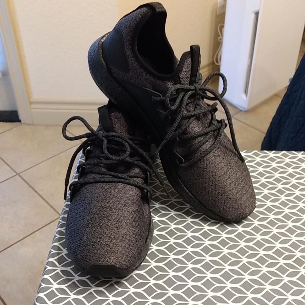 Puma NRGY Running shoes size 10.5 NWT in box.